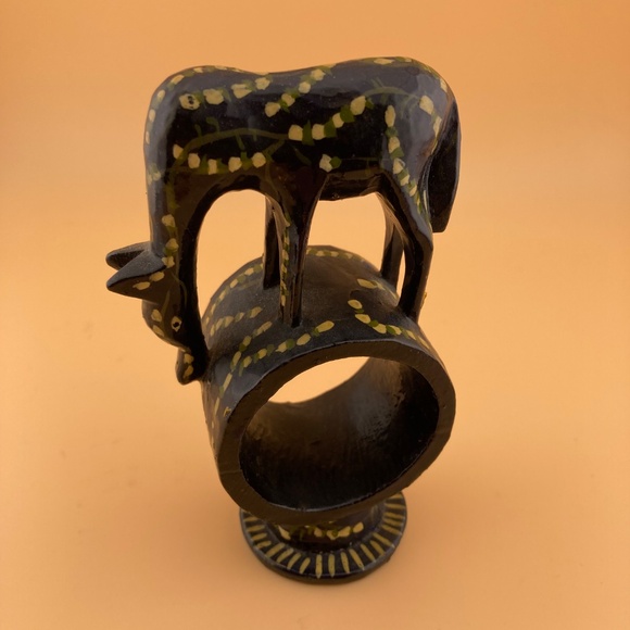 Four Vintage Wooden Animal Shaped Napkin Rings from India Circa 1970s - Picture 5 of 8